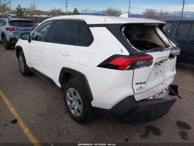 2T3F1RFV8RC446874 Toyota RAV4 LE