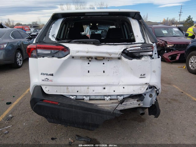 2T3F1RFV8RC446874 Toyota RAV4 LE