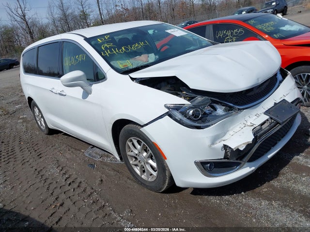 2020 Chrysler Pacifica Touring მანქანა იყიდება აუქციონზე, vin: 2C4RC1FG8LR266899, აუქციონის ნომერი: 44606344