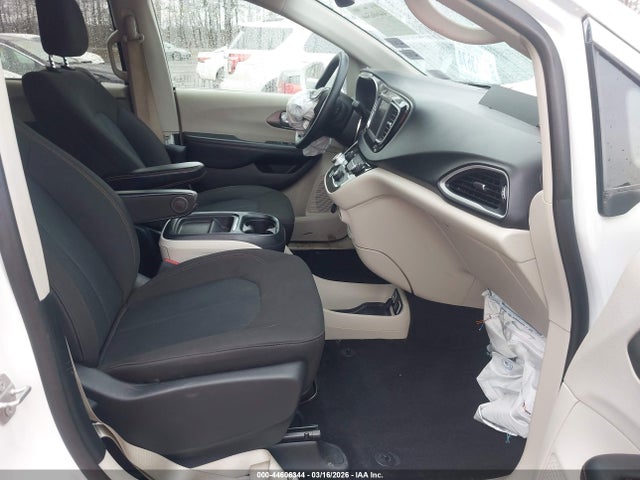 Продаж на аукціоні авто 2020 Chrysler Pacifica Touring, vin: 2C4RC1FG8LR266899, номер лоту: 44606344