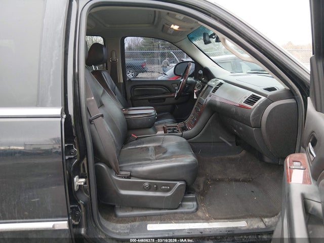 2011 CADILLAC ESCALADE 1GYS4CEF5BR364046 Photo 4