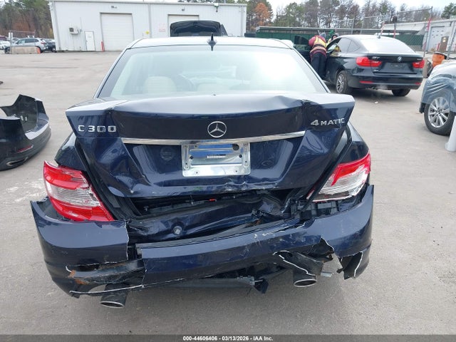 2011 Mercedes-benz C 300 Luxury 4matic/sport 4matic მანქანა იყიდება აუქციონზე, vin: WDDGF8BB1BF526105, აუქციონის ნომერი: 44606406