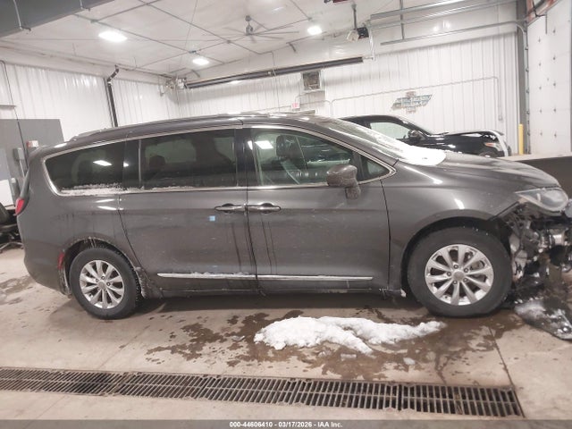 Aukcja sprzedaży 2018 Chrysler Pacifica Touring L, vin: 2C4RC1BG9JR105061, numer aukcji: 44606410