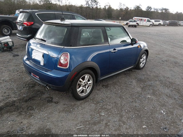 2012 MINI COOPER WMWSU3C58CT256795 Photo 3