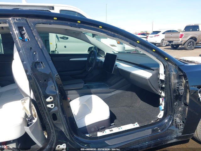 2021 TESLA MODEL 3 5YJ3E1EBXMF015577 Photo 4