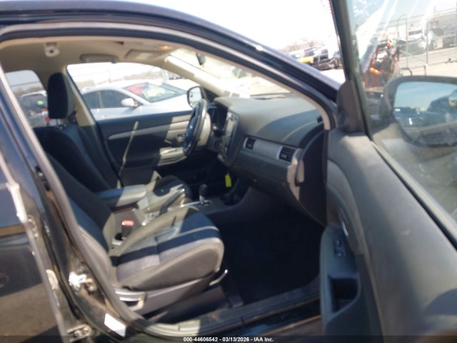 Продаж на аукціоні авто 2016 Mitsubishi Outlander Se, vin: JA4AD3A3XGZ015494, номер лоту: 44606542