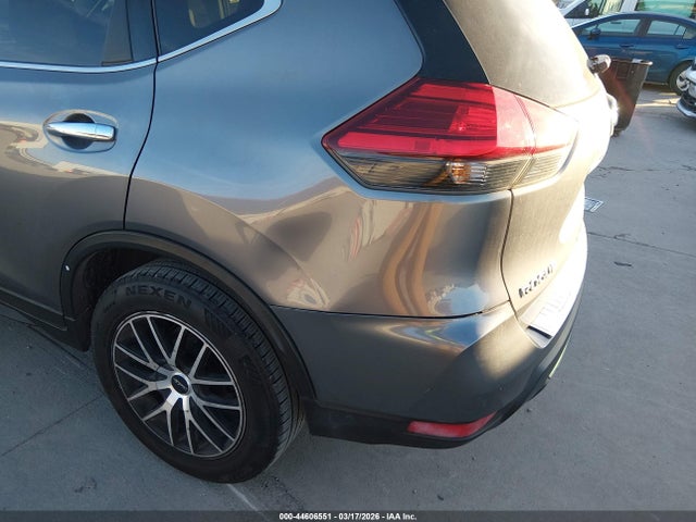 Aukcja sprzedaży 2017 Nissan Rogue Sv, vin: KNMAT2MT4HP612118, numer aukcji: 44606551