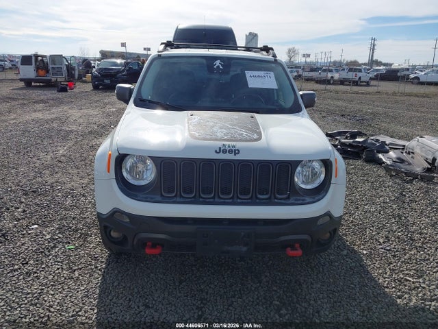 ZACCJBCB6HPF28568 Jeep Renegade Deserthawk 4x4
