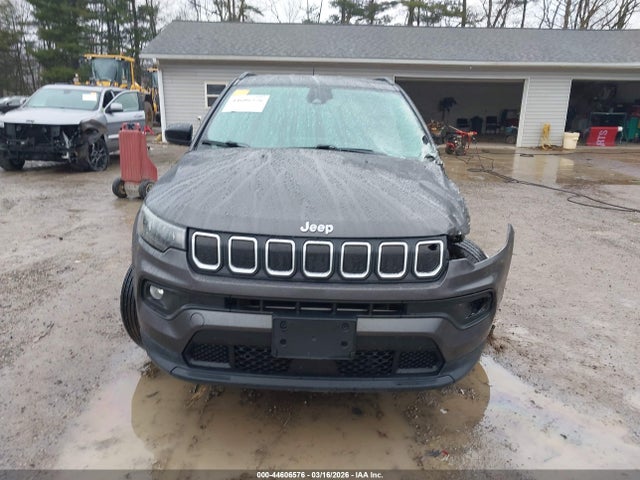 2022 Jeep Compass Latitude 4x4 მანქანა იყიდება აუქციონზე, vin: 3C4NJDBB4NT215688, აუქციონის ნომერი: 44606576