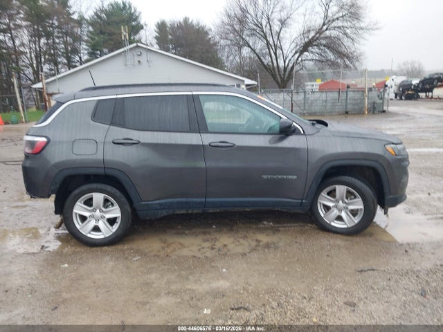 2022 Jeep Compass Latitude 4x4 მანქანა იყიდება აუქციონზე, vin: 3C4NJDBB4NT215688, აუქციონის ნომერი: 44606576