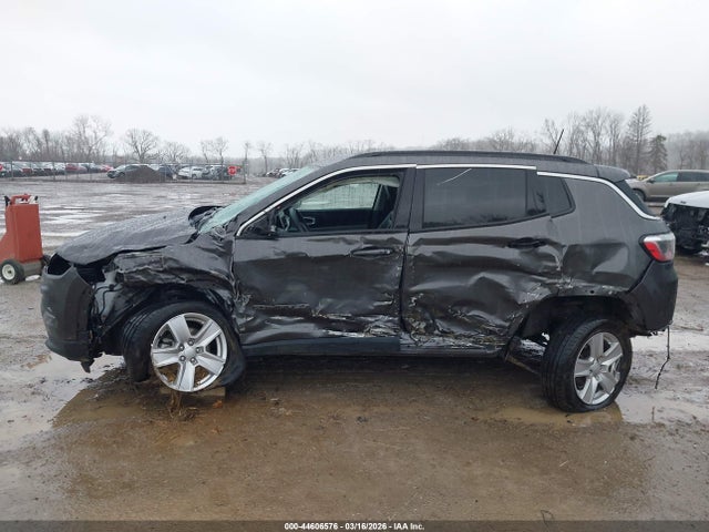 2022 Jeep Compass Latitude 4x4 მანქანა იყიდება აუქციონზე, vin: 3C4NJDBB4NT215688, აუქციონის ნომერი: 44606576