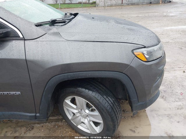 2022 Jeep Compass Latitude 4x4 მანქანა იყიდება აუქციონზე, vin: 3C4NJDBB4NT215688, აუქციონის ნომერი: 44606576