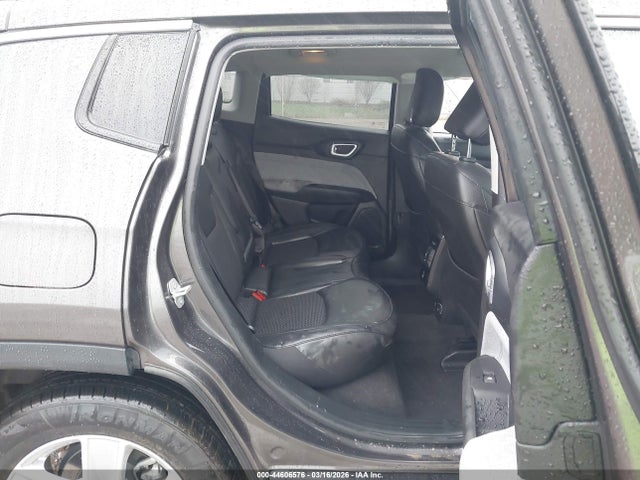 2022 Jeep Compass Latitude 4x4 მანქანა იყიდება აუქციონზე, vin: 3C4NJDBB4NT215688, აუქციონის ნომერი: 44606576