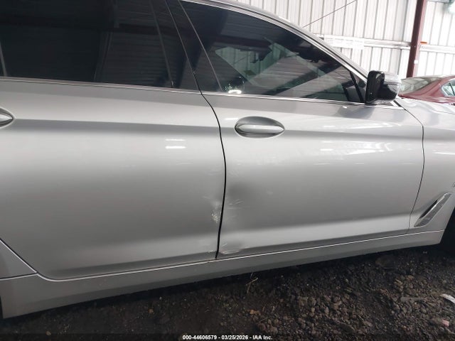 2019 BMW 530E WBAJB1C54KB375552 Photo 5