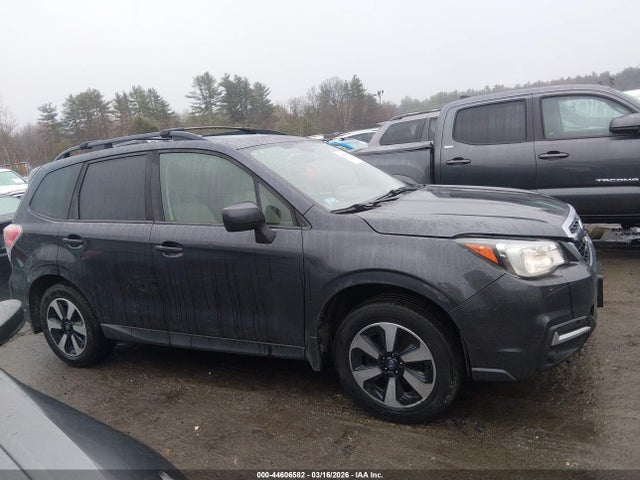 JF2SJAGC0JH511918 Subaru Forester 2.5i Premium