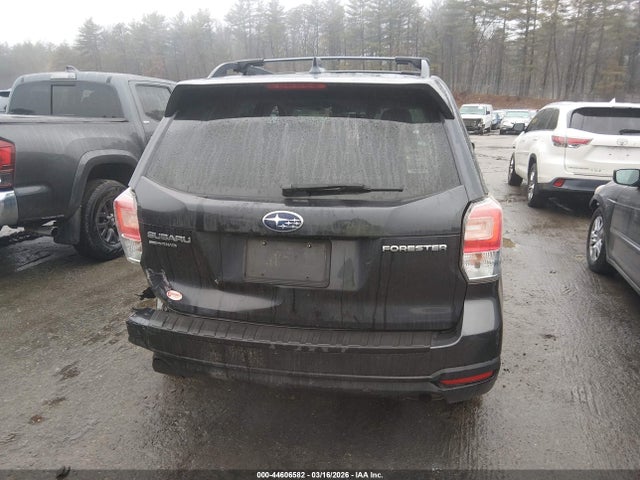 JF2SJAGC0JH511918 Subaru Forester 2.5i Premium