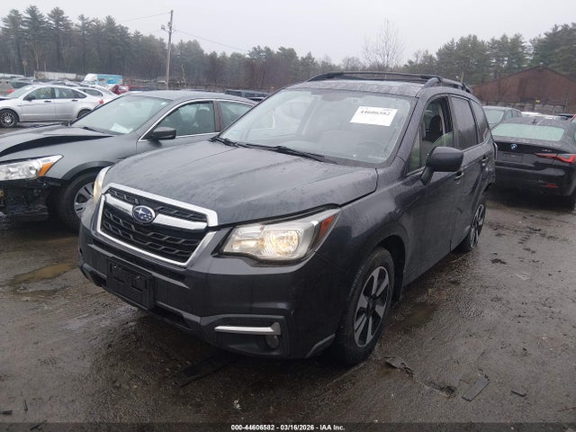 JF2SJAGC0JH511918 Subaru Forester 2.5i Premium