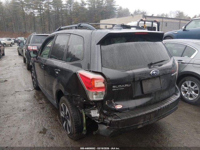 JF2SJAGC0JH511918 Subaru Forester 2.5i Premium