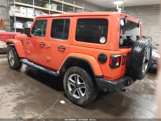 2018 JEEP WRANGLER UNLIMITED 1C4HJXEN7JW225561 Photo 2