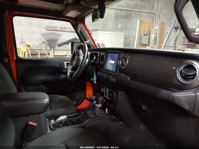 2018 JEEP WRANGLER UNLIMITED 1C4HJXEN7JW225561 Photo 4