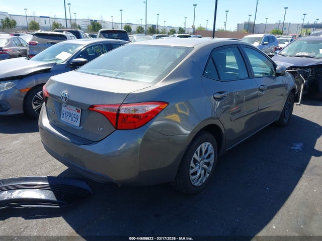 Toyota COROLLA LE 2018 2T1BURHEXJC032401 Image 4