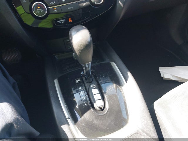 5N1AT2MN0GC788165 Nissan ROGUE SV