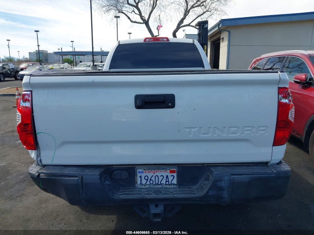 5TFTY5F18GX009226 Toyota Tundra Sr 5.7l V8