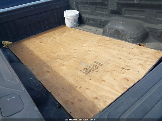 5TFTY5F18GX009226 Toyota Tundra Sr 5.7l V8
