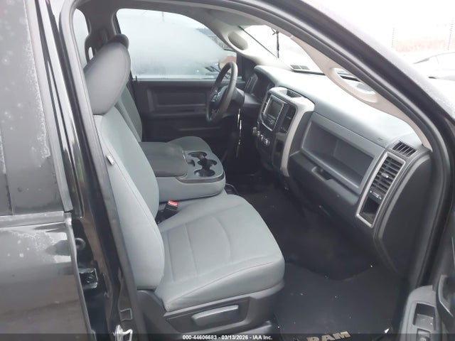 2017 Ram 1500 Express  4x4 5'7 Box მანქანა იყიდება აუქციონზე, vin: 3C6RR7KTXHG524414, აუქციონის ნომერი: 44606683