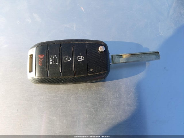 5XYPGDA37GG135989 KIA Sorento 2.4l Lx