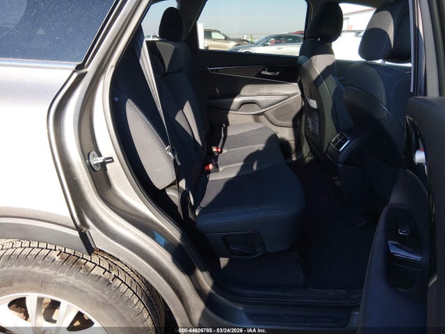 5XYPGDA37GG135989 KIA Sorento 2.4l Lx