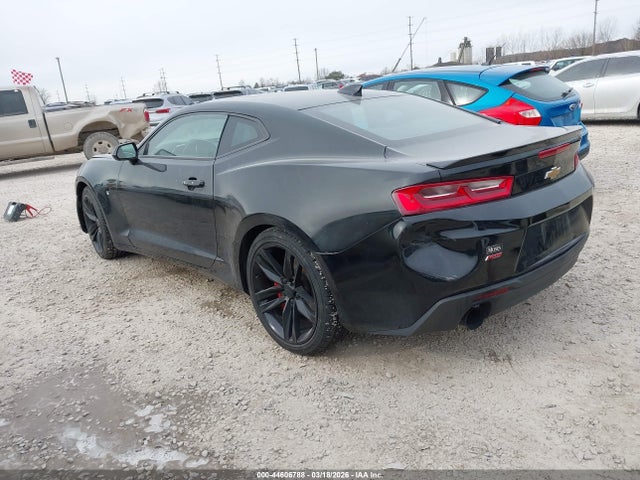 2018 CHEVROLET CAMARO 1G1FB1RS9J0127161 Photo 2
