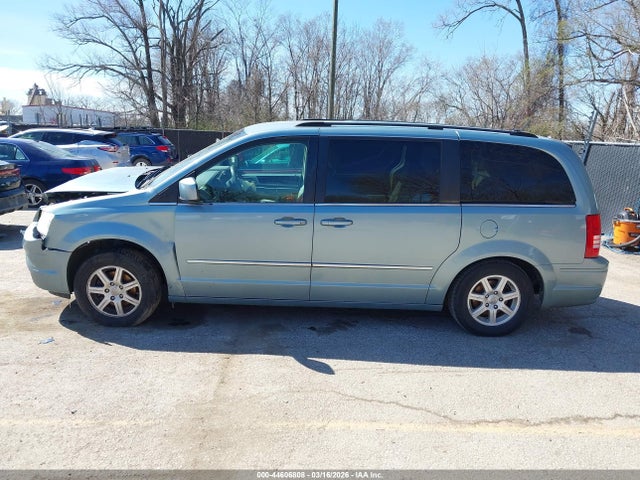 44606808 :رقم المزاد ، 2A4RR5DX6AR233450 vin ، 2010 Chrysler Town & Country Touring مزاد بيع