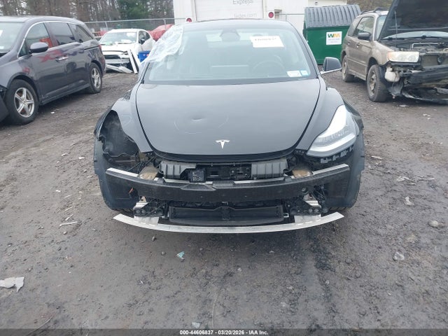 44606837 :رقم المزاد ، 5YJ3E1EA2KF397785 vin ، 2019 Tesla Model 3 Long Range/mid Range/standard Range/standard Range Plus مزاد بيع