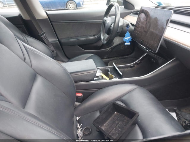 44606837 :رقم المزاد ، 5YJ3E1EA2KF397785 vin ، 2019 Tesla Model 3 Long Range/mid Range/standard Range/standard Range Plus مزاد بيع