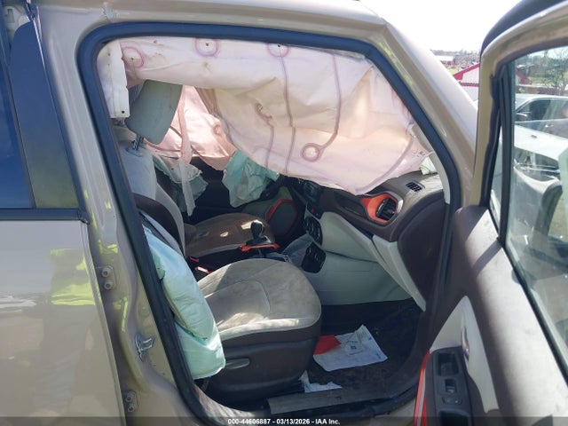 2015 JEEP RENEGADE ZACCJBBT6FPB28257 Photo 4