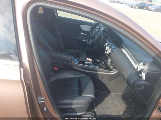2021 MERCEDES-BENZ A 220 W1K3G4FB3MJ309167 Photo 4