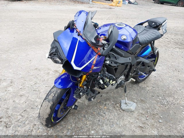 Yamaha YZFR1 2015 JYARN39E2FA001190 Image 2