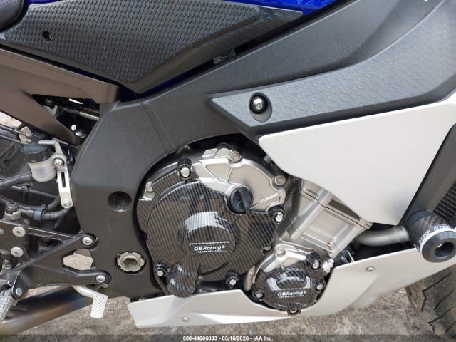 Yamaha YZFR1 2015 JYARN39E2FA001190 Image 8