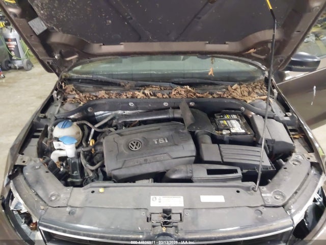 2015 Volkswagen Jetta 1.8t Se მანქანა იყიდება აუქციონზე, vin: 3VWD07AJXFM220749, აუქციონის ნომერი: 44606911