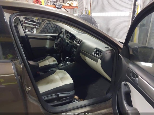 2015 Volkswagen Jetta 1.8t Se მანქანა იყიდება აუქციონზე, vin: 3VWD07AJXFM220749, აუქციონის ნომერი: 44606911