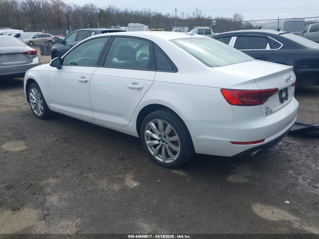 2017 AUDI A4 WAUANAF40HN022646 Photo 2