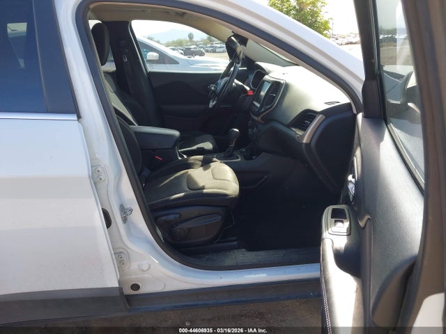 1C4PJMCSXEW226969 Jeep Cherokee Latitude