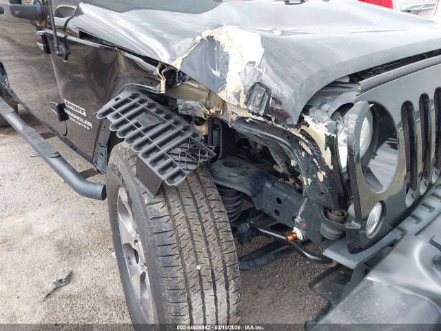 44606942 :رقم المزاد ، 1C4BJWDG0HL672702 vin ، 2017 Jeep Wrangler Unlimited Sport 4x4 مزاد بيع