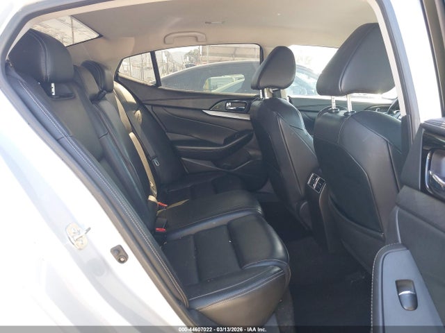1N4AA6AP9JC375021 Nissan Maxima 3.5 Sv