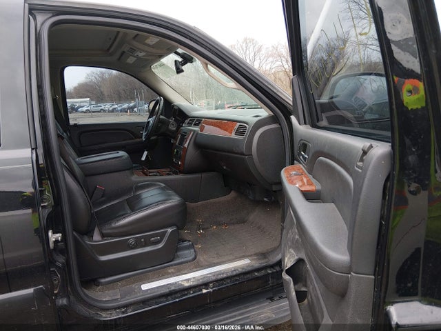 2008 CHEVROLET SUBURBAN 1500 3GNFK16308G306254 Photo 4