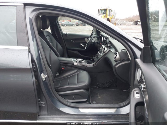 Продажа на аукционе авто 2015 Mercedes-benz C 300 4matic, vin: 55SWF4KB2FU080764, номер лота: 44607047