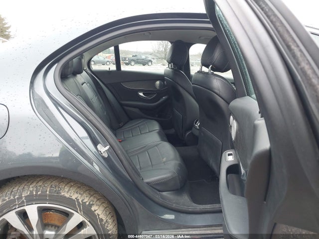 Продажа на аукционе авто 2015 Mercedes-benz C 300 4matic, vin: 55SWF4KB2FU080764, номер лота: 44607047