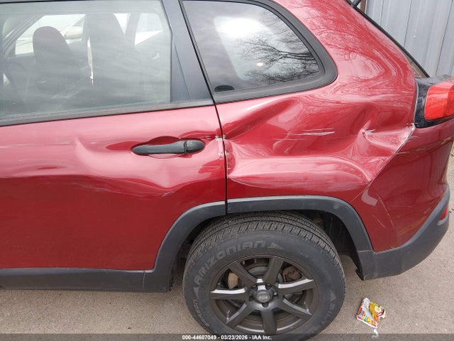1C4PJMAB5FW743178 Jeep Cherokee Sport