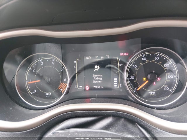 1C4PJMAB5FW743178 Jeep Cherokee Sport